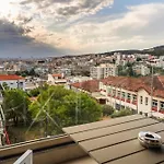 Toumba Lägenhetshotell
